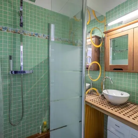 Cosy Dans Les Rues Piétonnes *